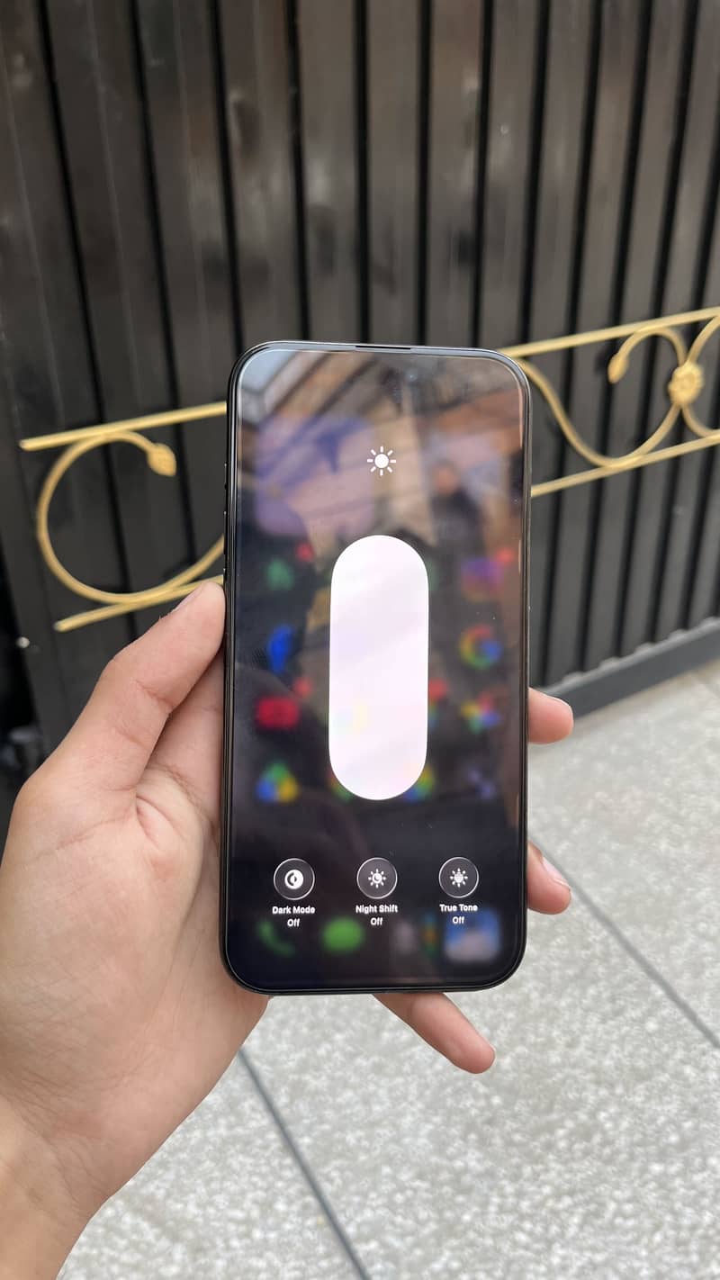 Apple iPhone 16 Pro Max 8