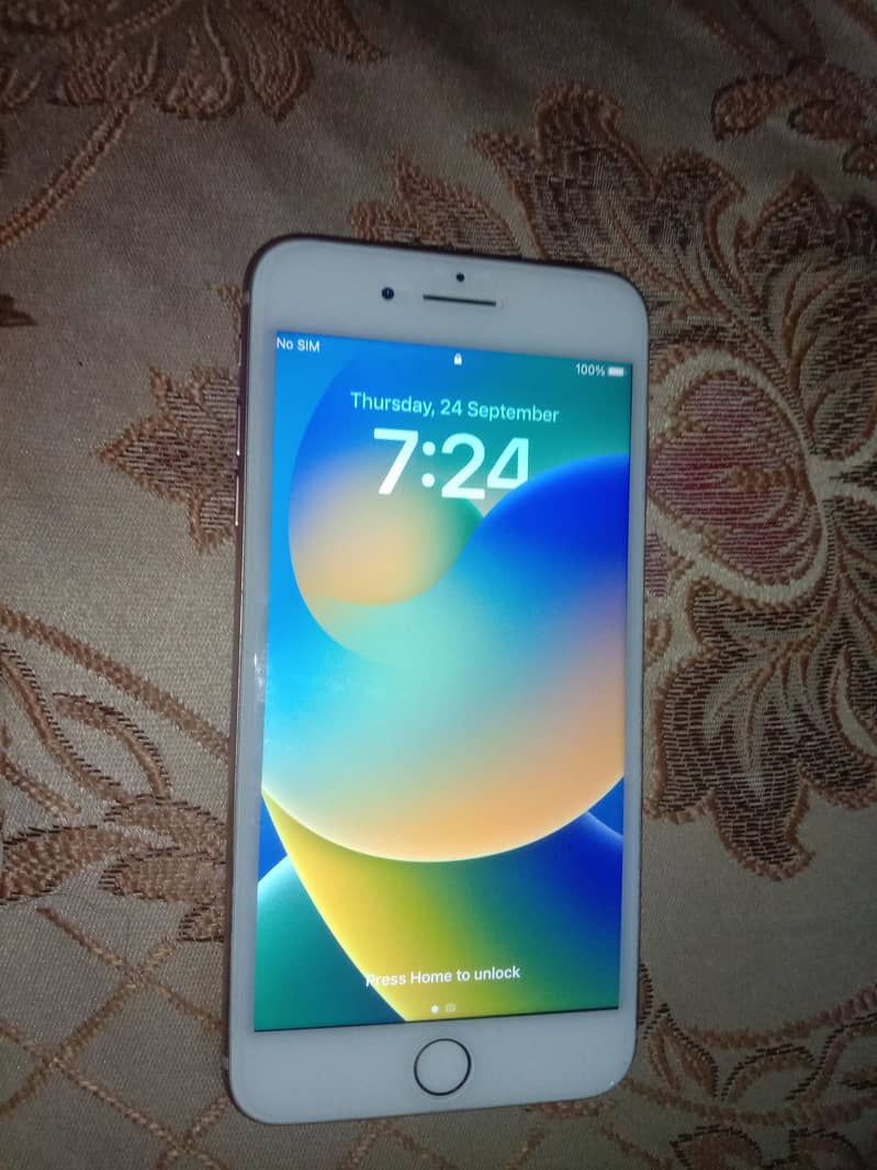 Apple iPhone 8 Plus 1