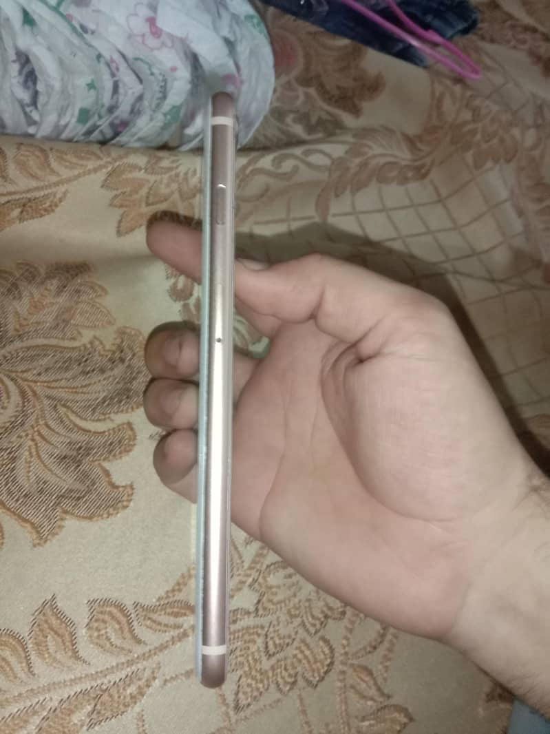 Apple iPhone 8 Plus 4