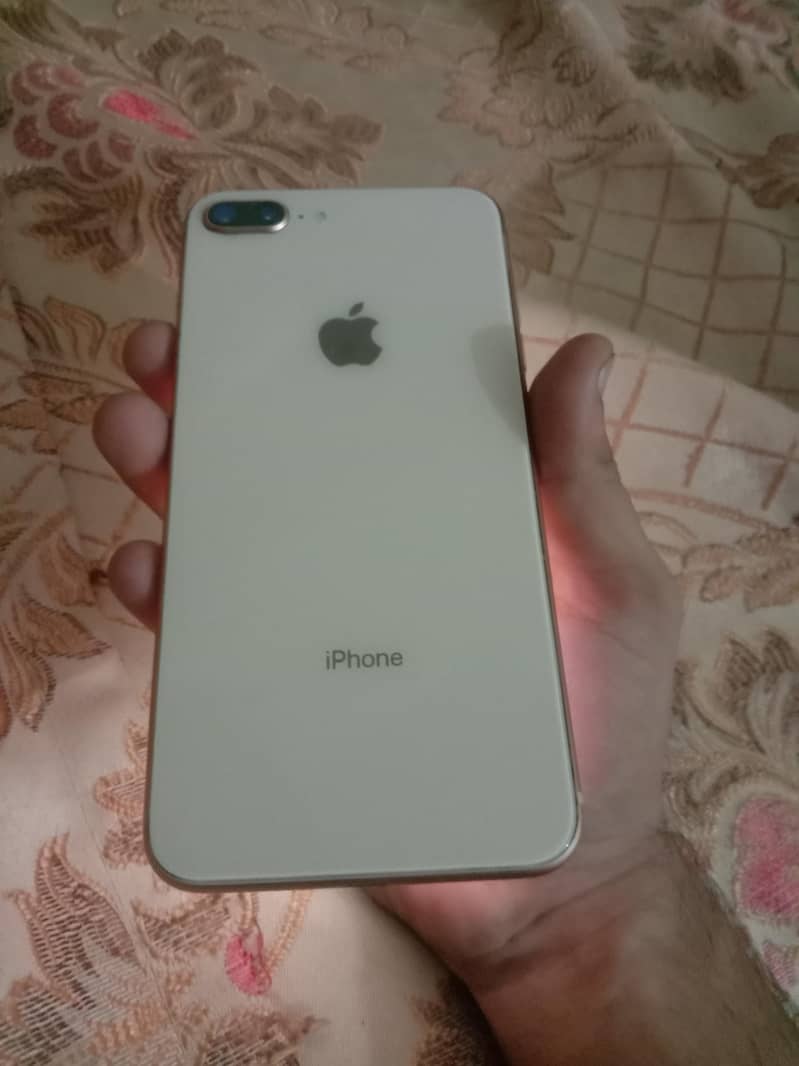 Apple iPhone 8 Plus 6