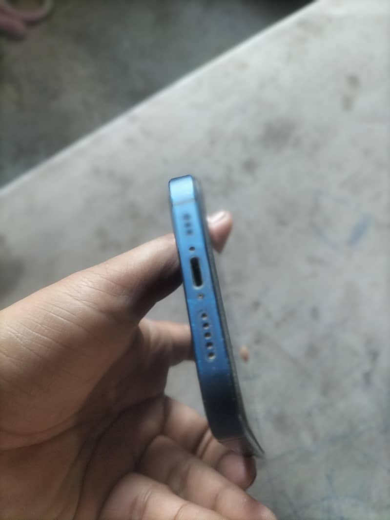 Apple iPhone 12 2