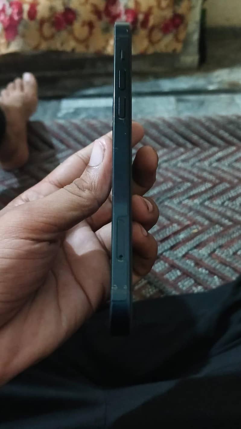 Apple iPhone 12 5