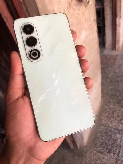 Itel S25 with original fast charger and box 6/128