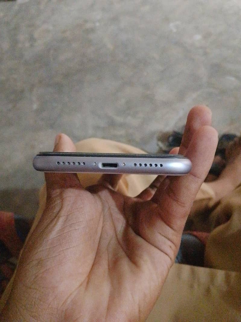 Apple iPhone 11 2
