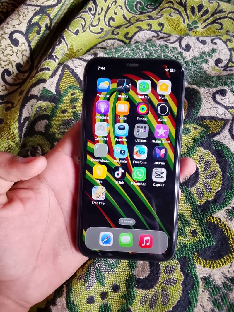 Apple iPhone 11 7