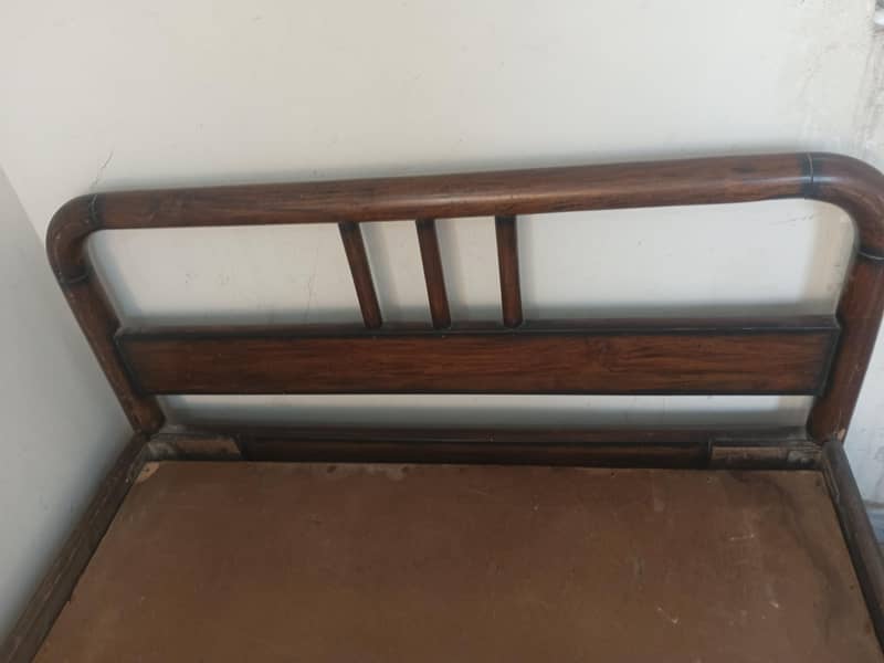 single wioden bed 2