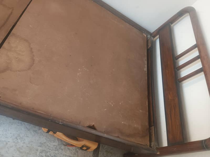 single wioden bed 4