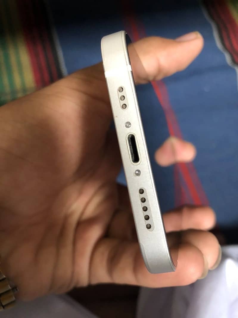 Apple iPhone 12 5