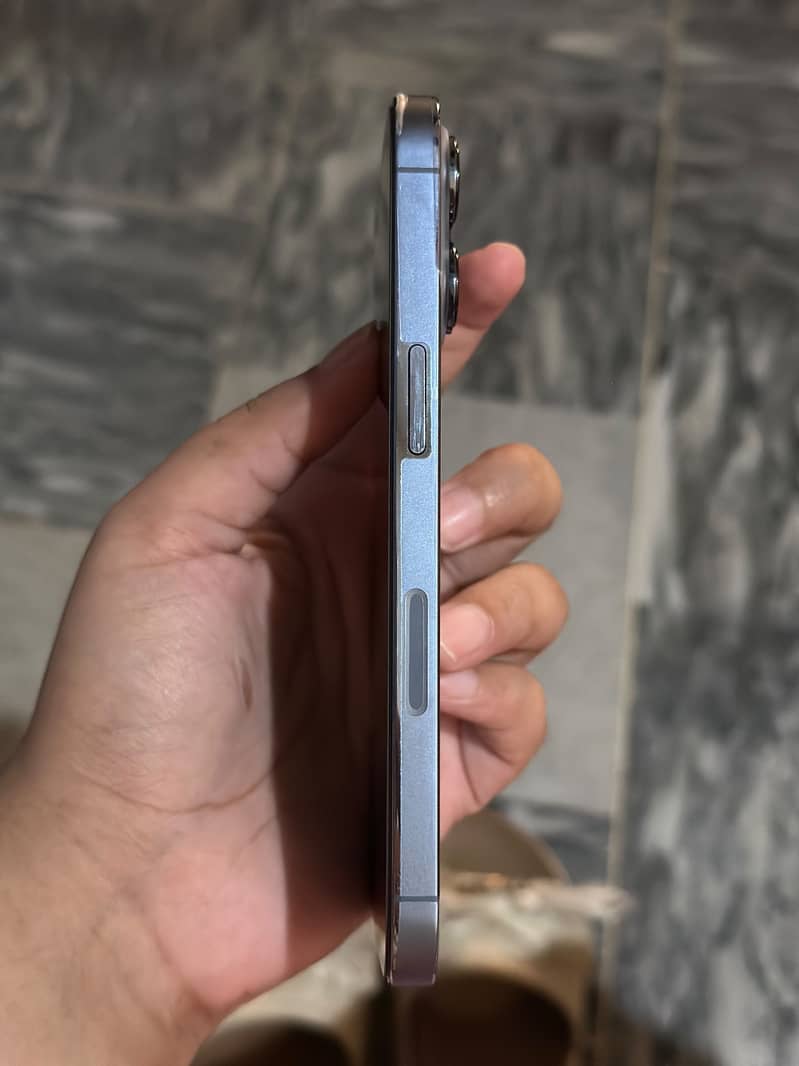 Apple iPhone 13 Pro 1