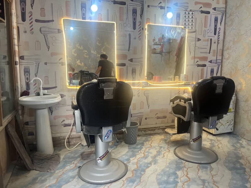 Saloon 4