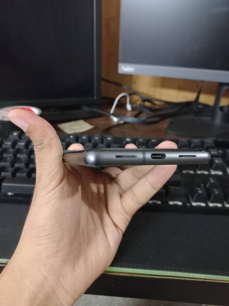 Google Pixel 7 4