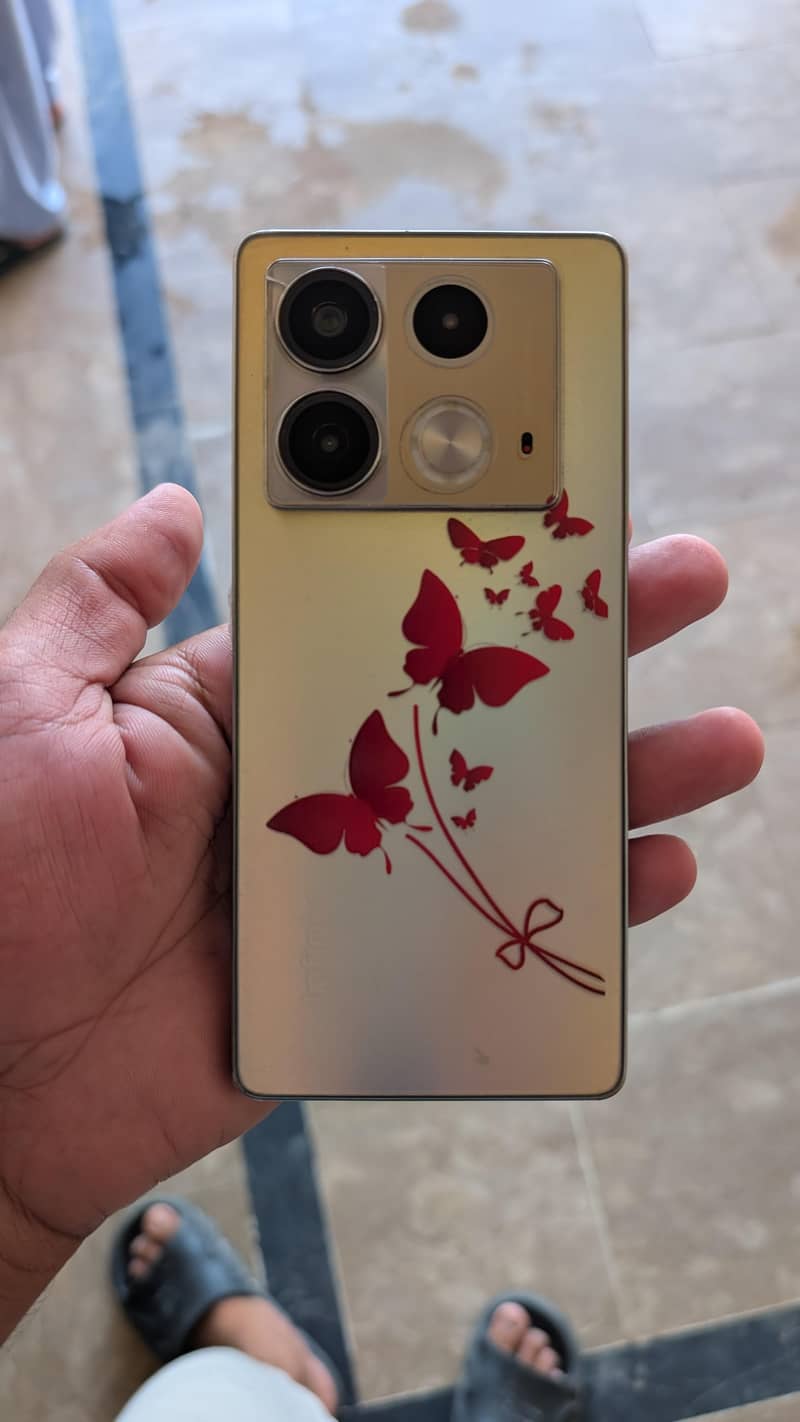Infinix Note 40 5