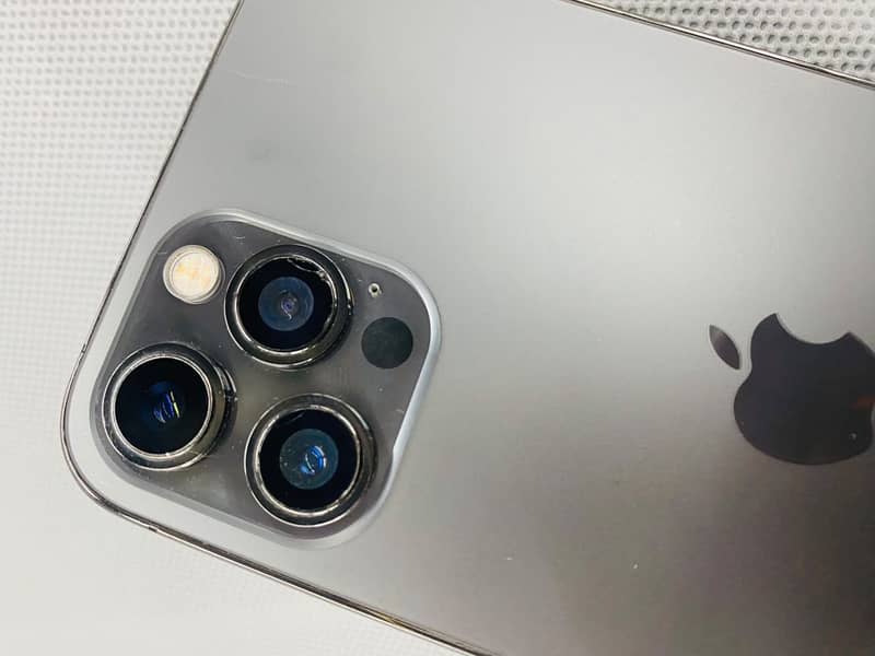 Apple iPhone 12 Pro Max 2