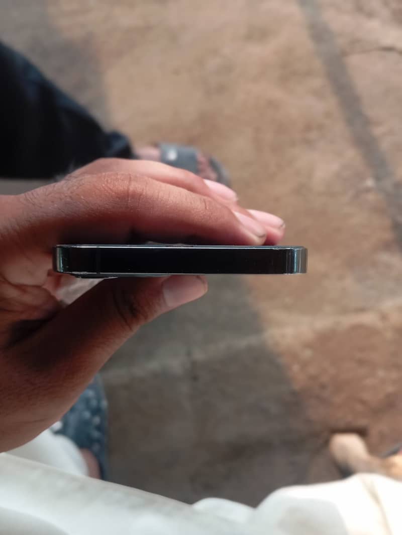 Apple iPhone 12 Pro 2