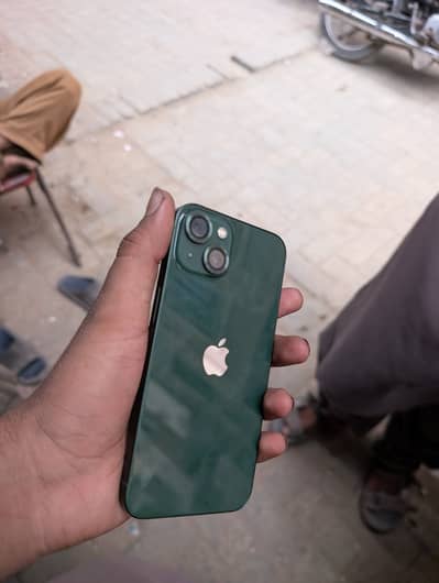 Apple iPhone 13