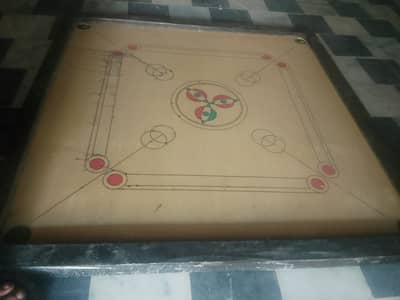 Carrom board