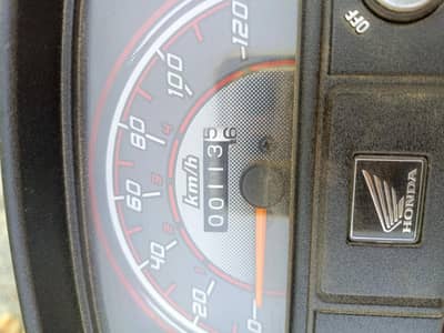 bilkul new hy baik original 100 kilo meter