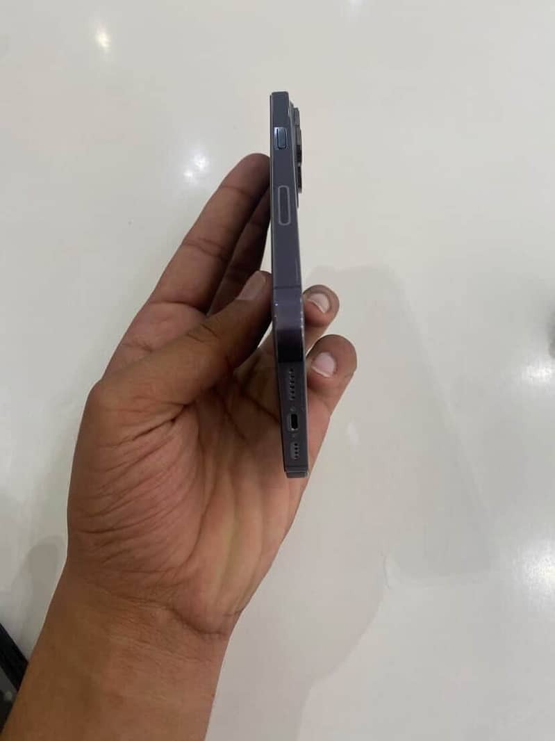 Apple iPhone 14 Pro Max 1