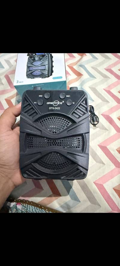 PORTABLE WIRELESS SPEAKER
