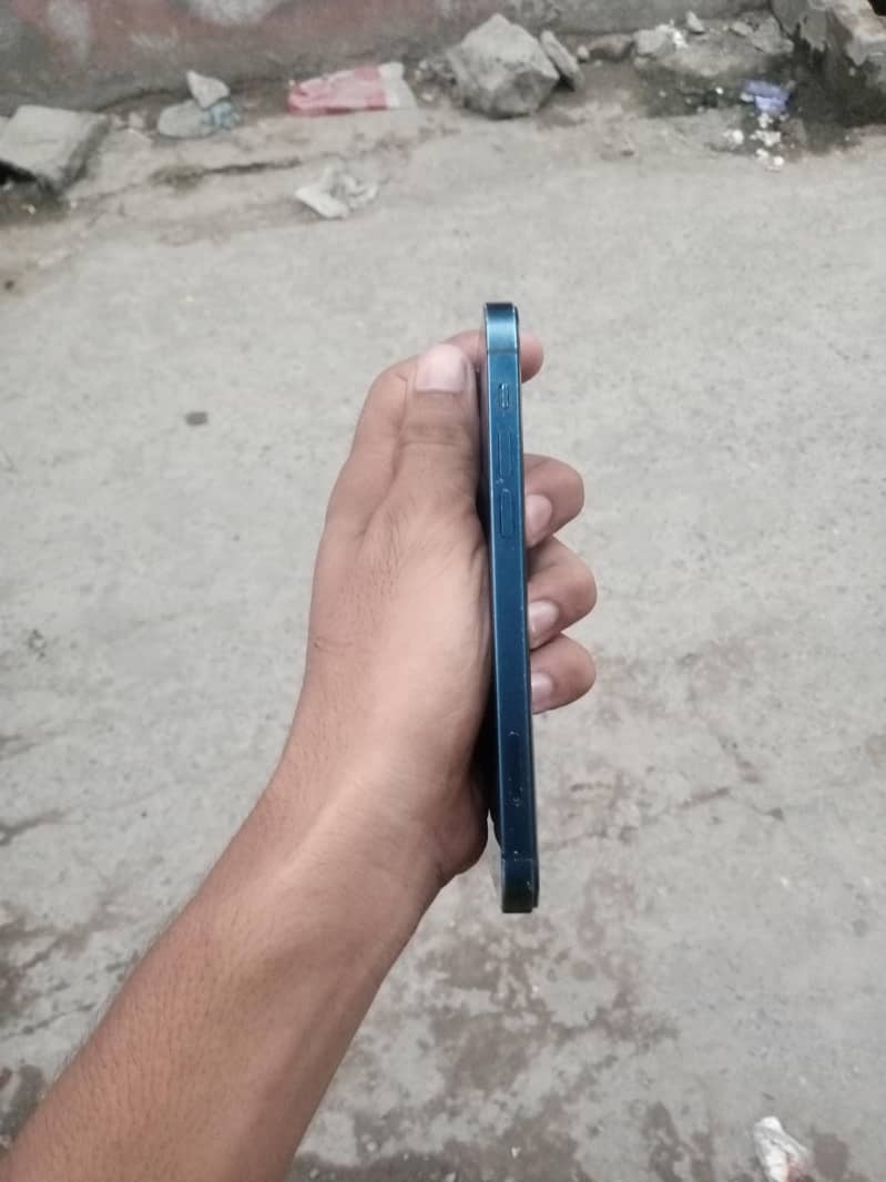 Apple iPhone 12 2