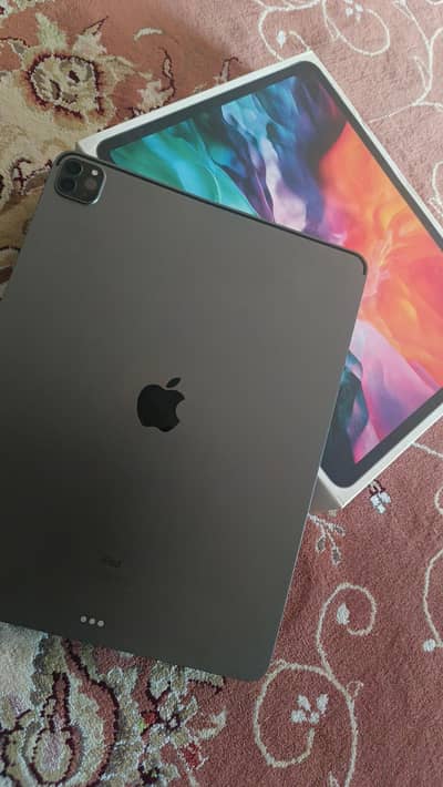 iPad Pro 12.9-inch (4th Generation) 256GB - Space Gray with Box