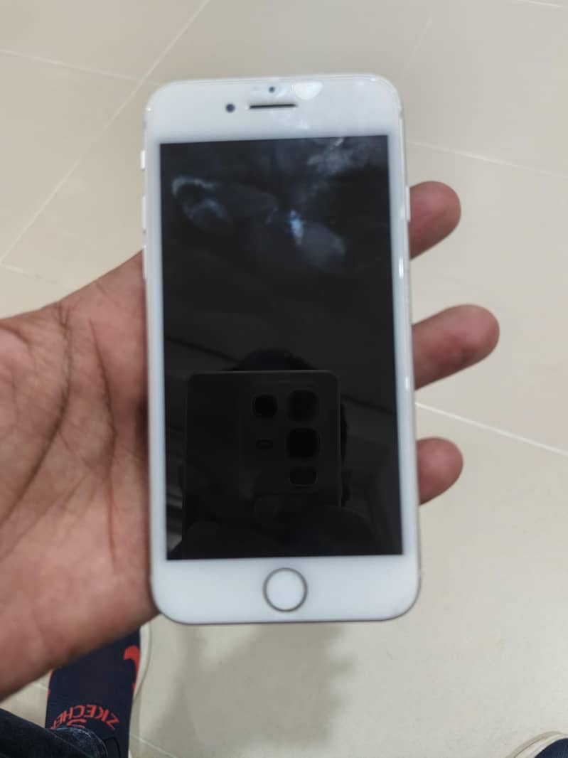 Apple iPhone 8 1
