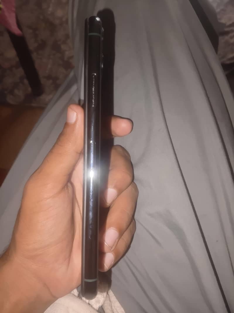 Apple iPhone 11 Pro Max 3