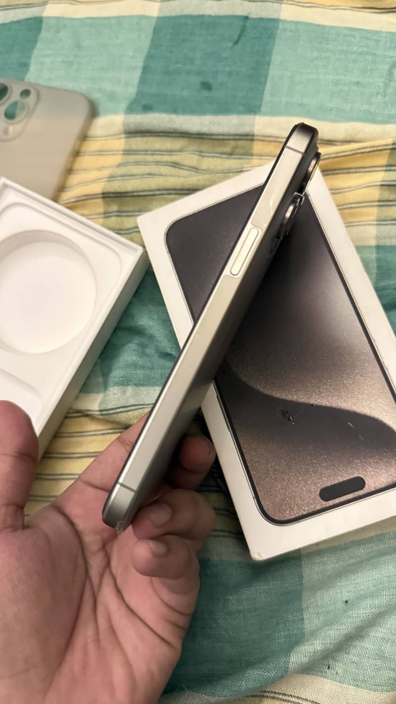 Iphone 15pro max 2