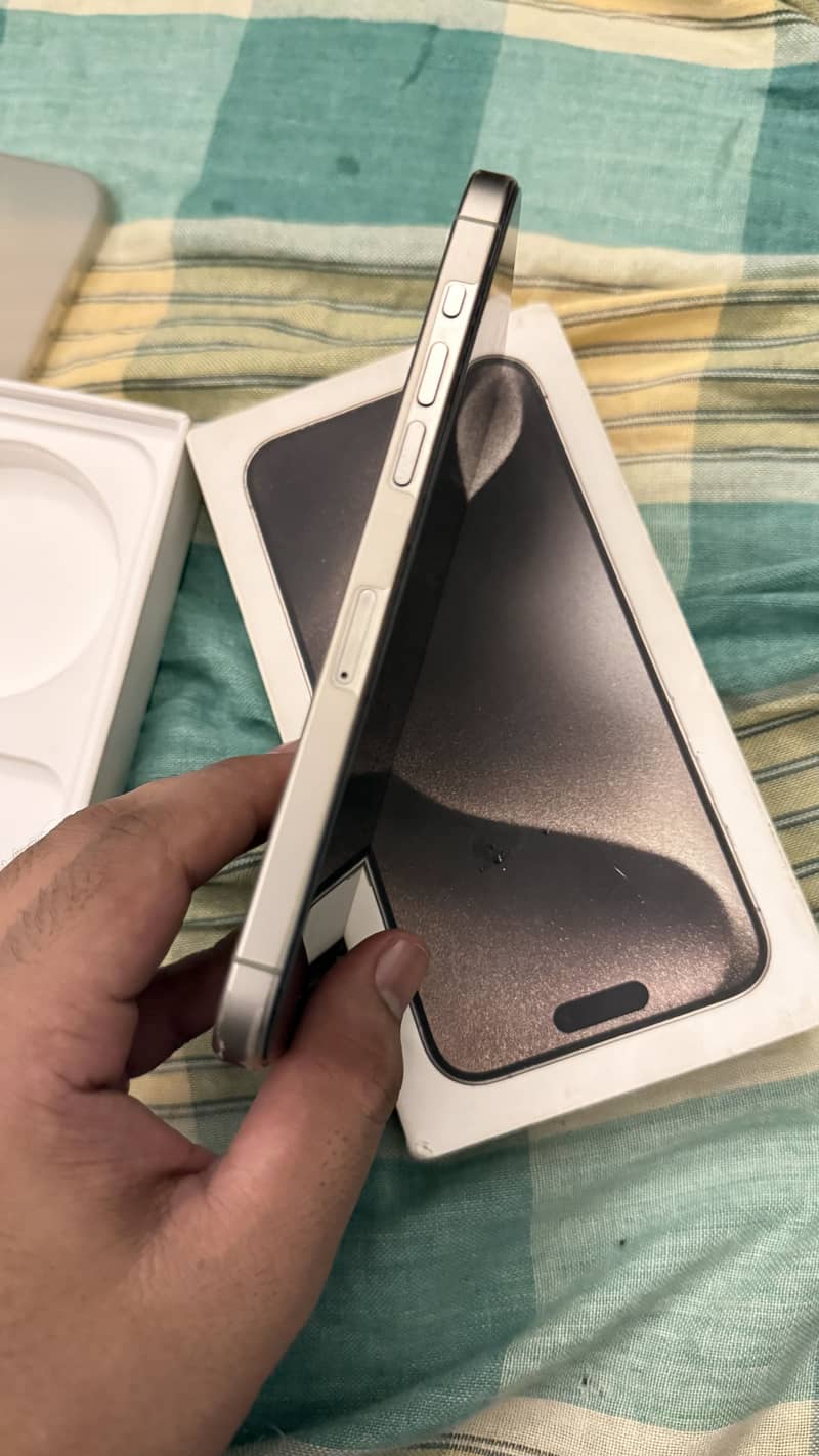 Iphone 15pro max 4