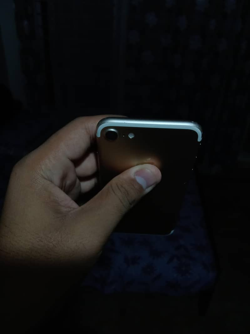 Apple iPhone 7 5