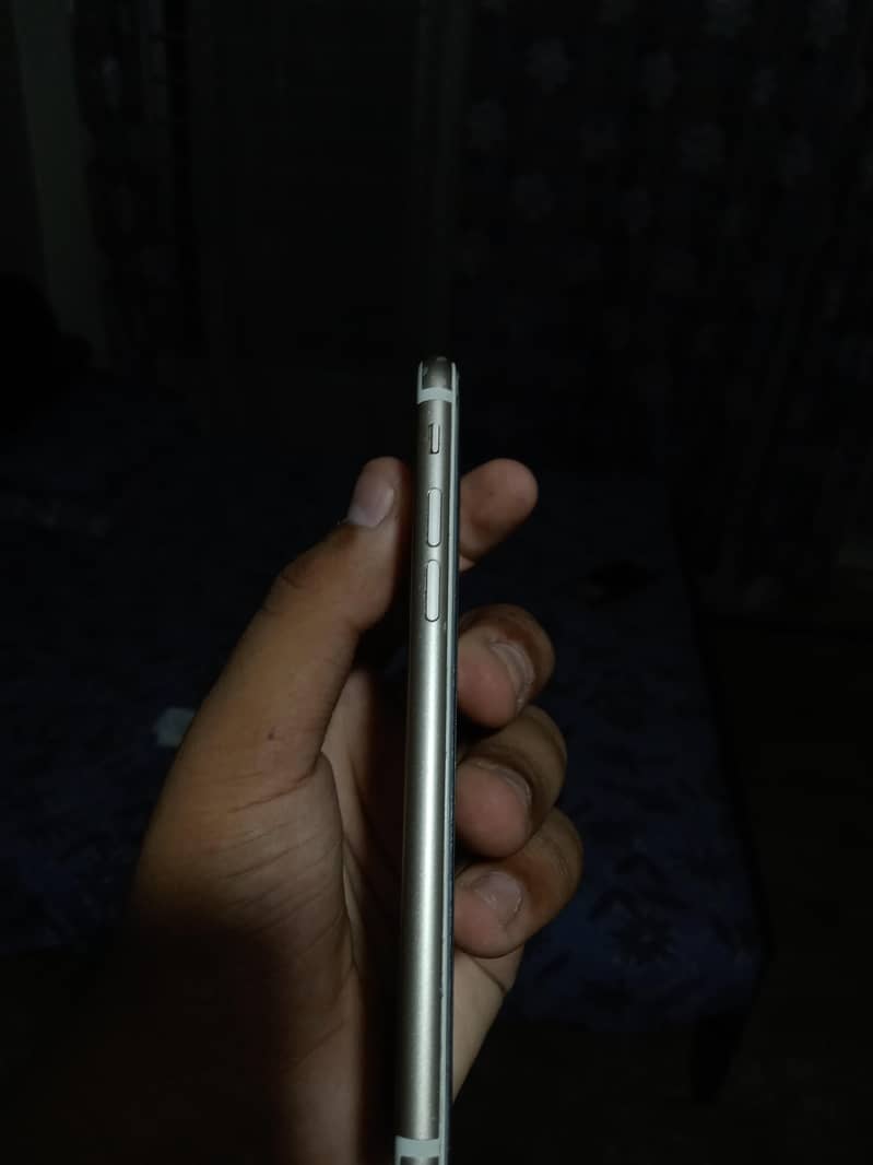 Apple iPhone 7 6