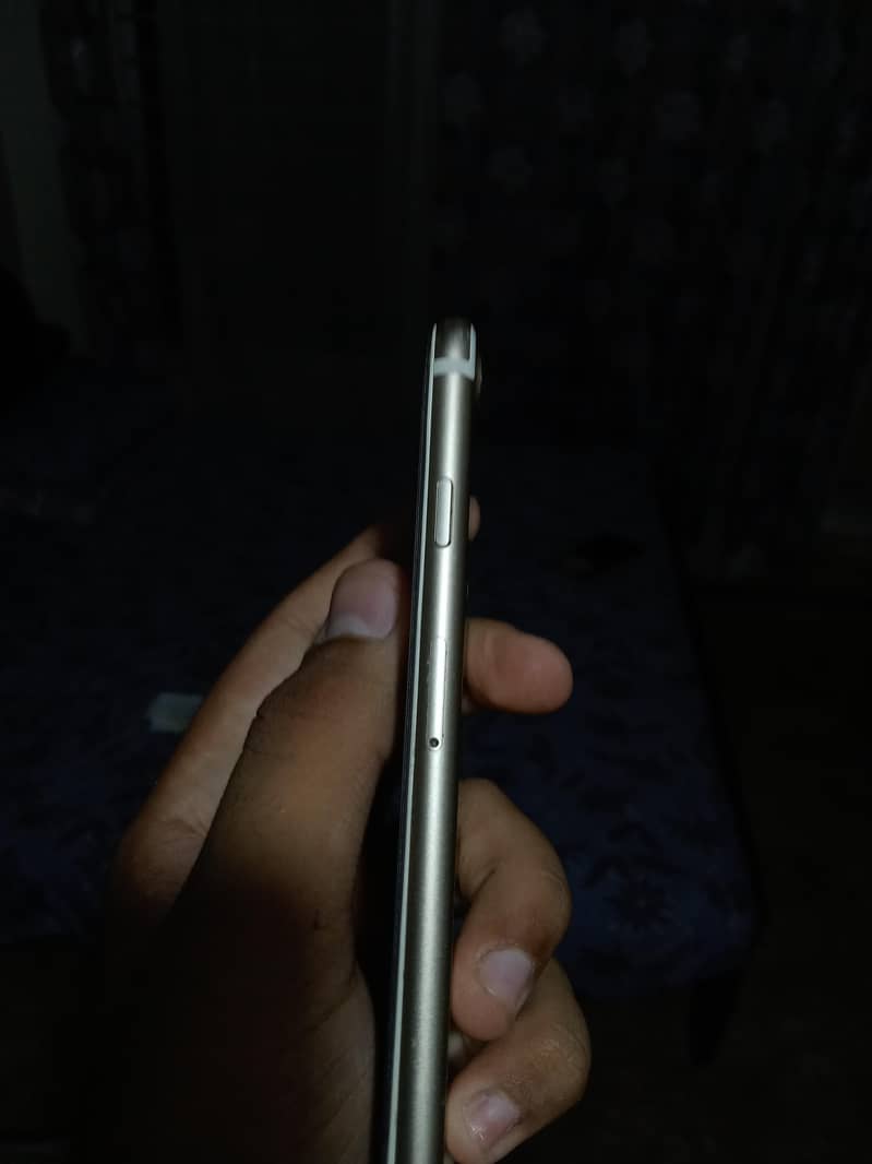 Apple iPhone 7 7