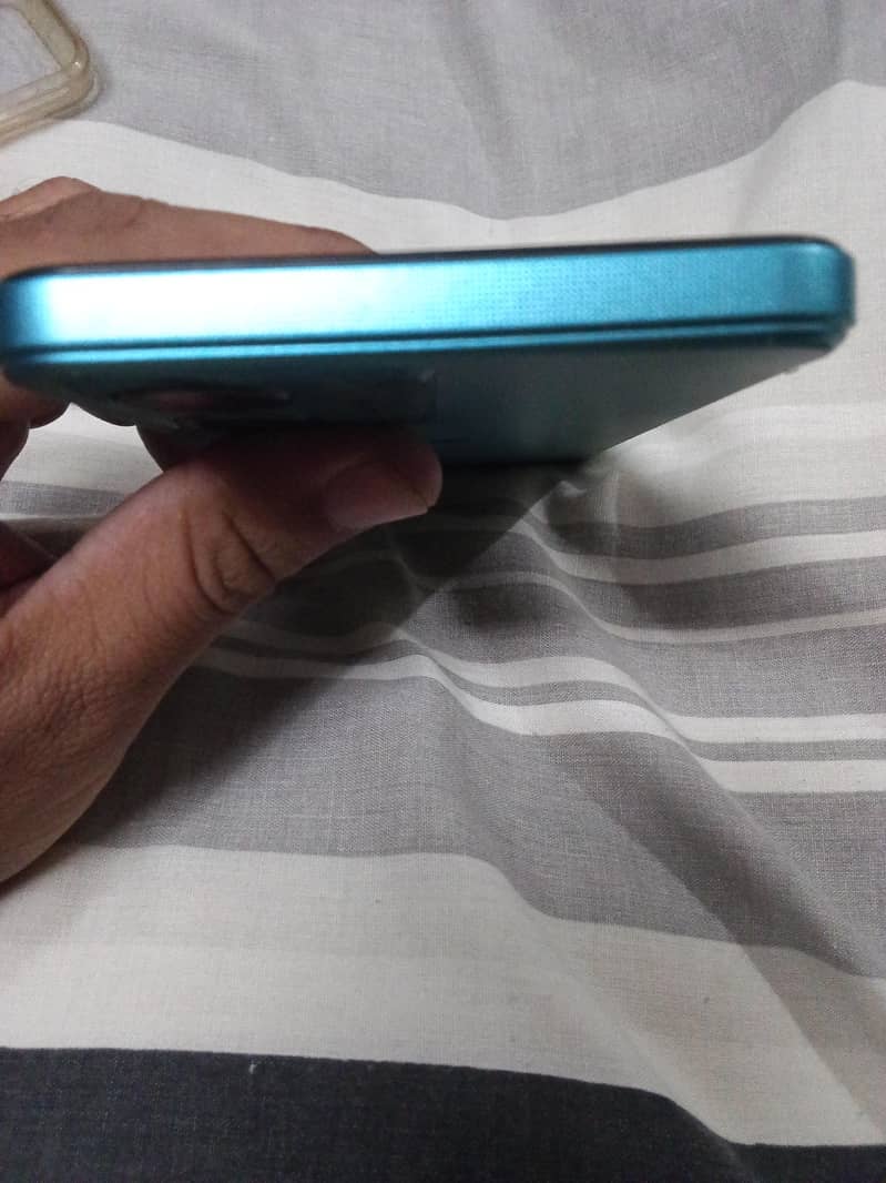 HMD Nokia 4
