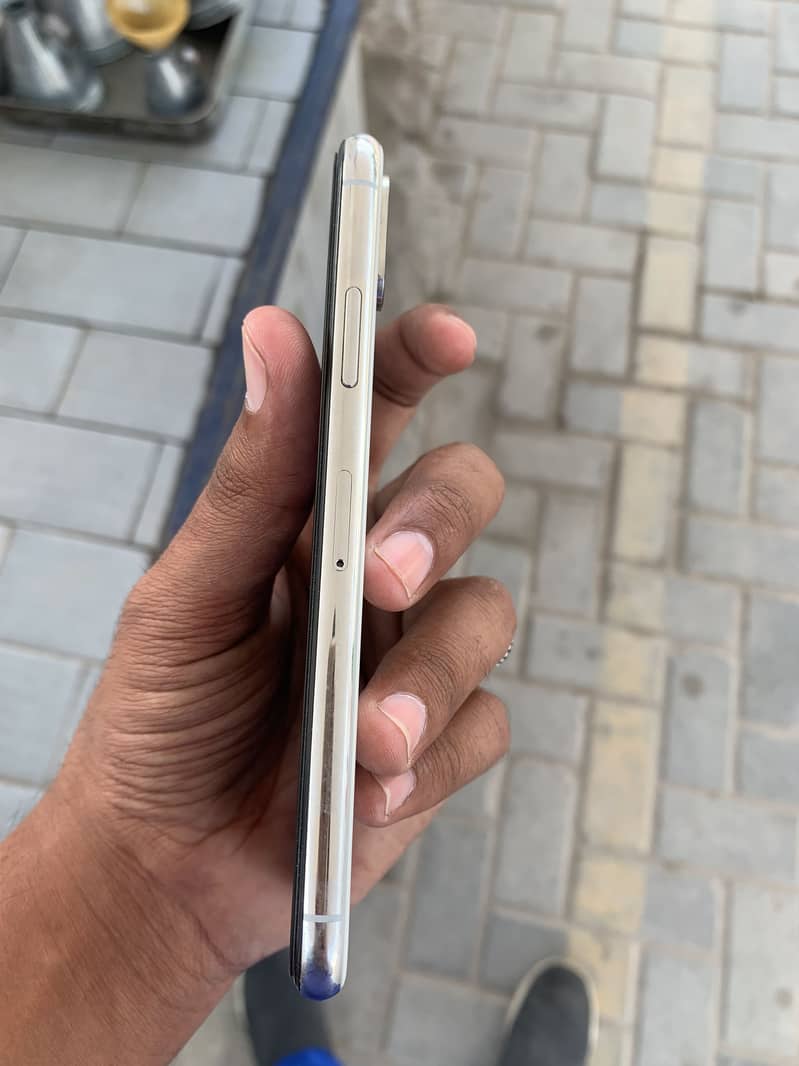 iPhone XS 0