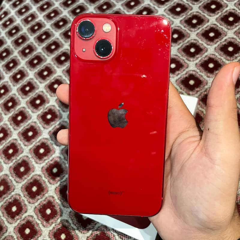 Apple iPhone 13 8