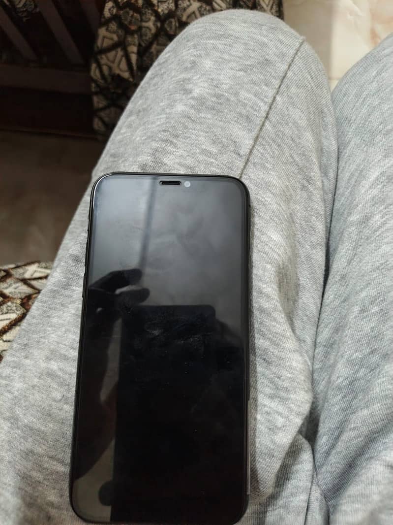 Apple iPhone 11 Pro 2
