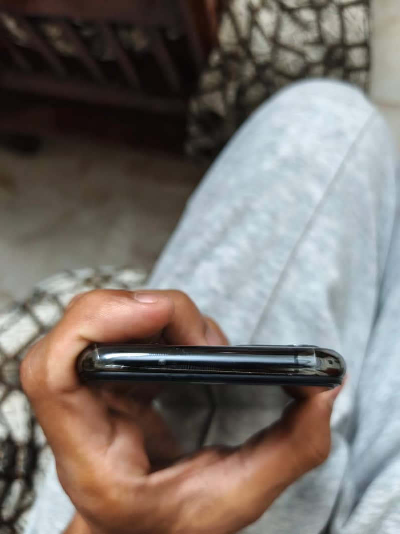 Apple iPhone 11 Pro 3