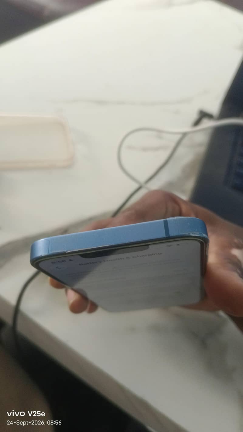 Apple iPhone 13 128GB 10/10 Condition 4