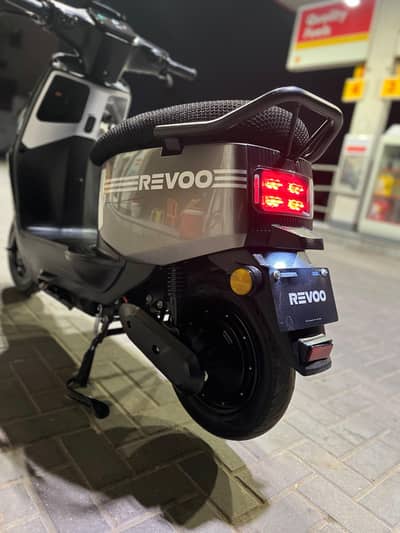 Revoo electric Scooter A11