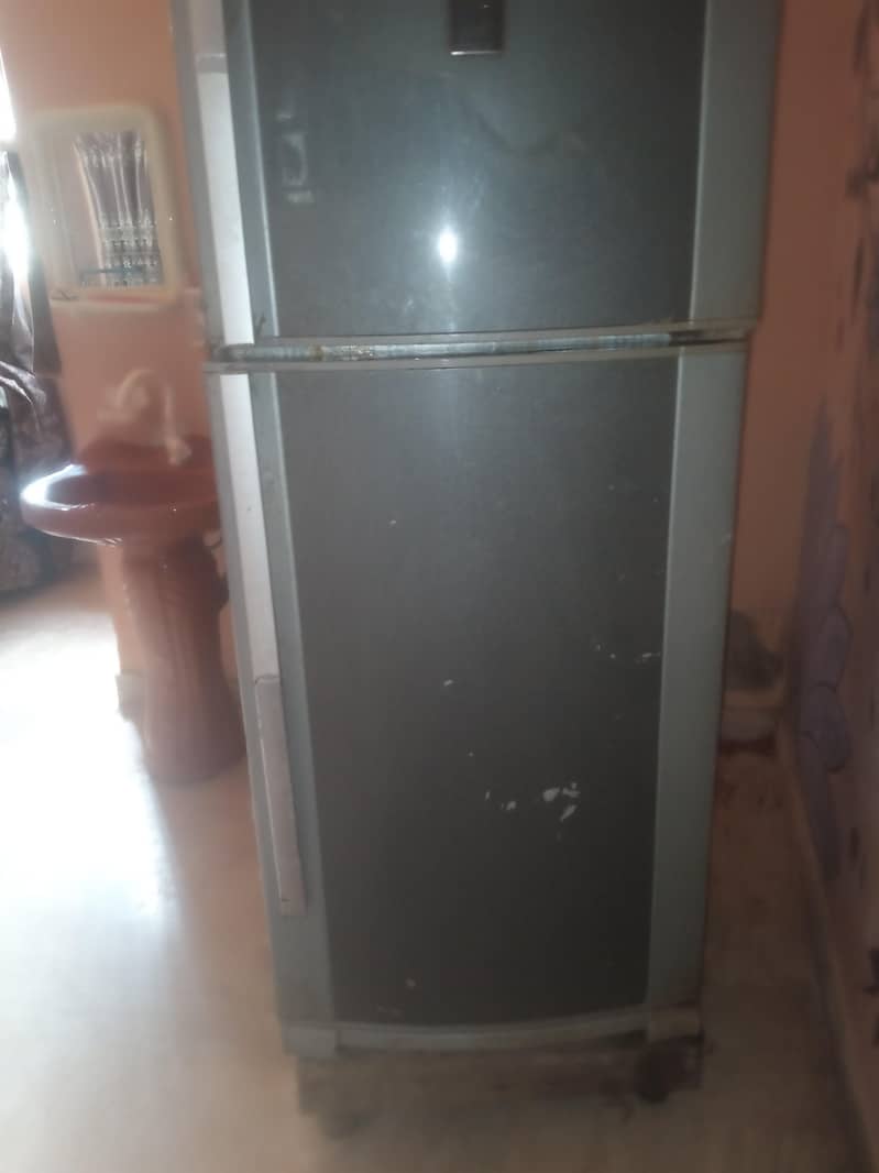 old Fridge 0