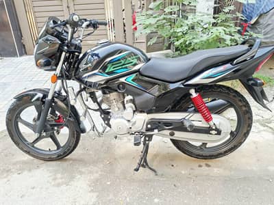 Honda CB 125f 2025