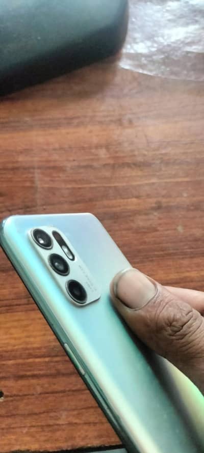 OPPO Reno6