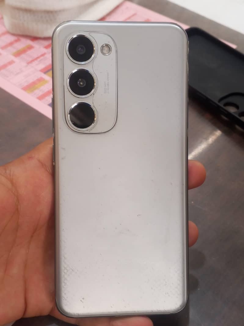 Tecno Spark 40 pro plus 0