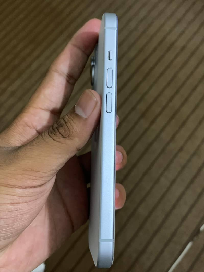 Apple iPhone 15 3