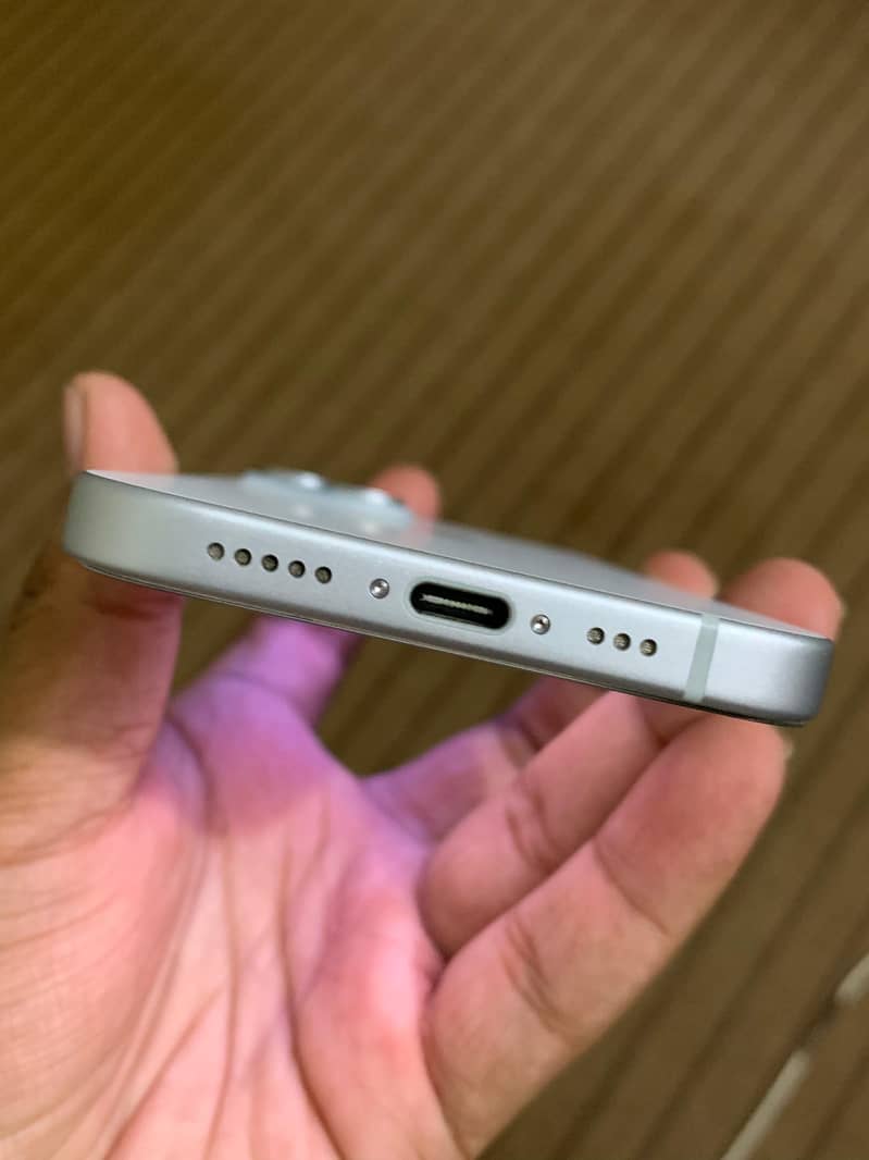 Apple iPhone 15 6