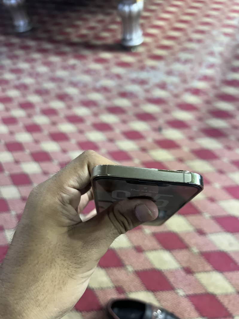 Apple iPhone 13 Pro 1