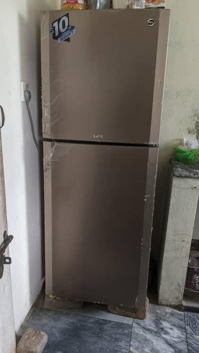 brand new fridge for sale 4 months use only