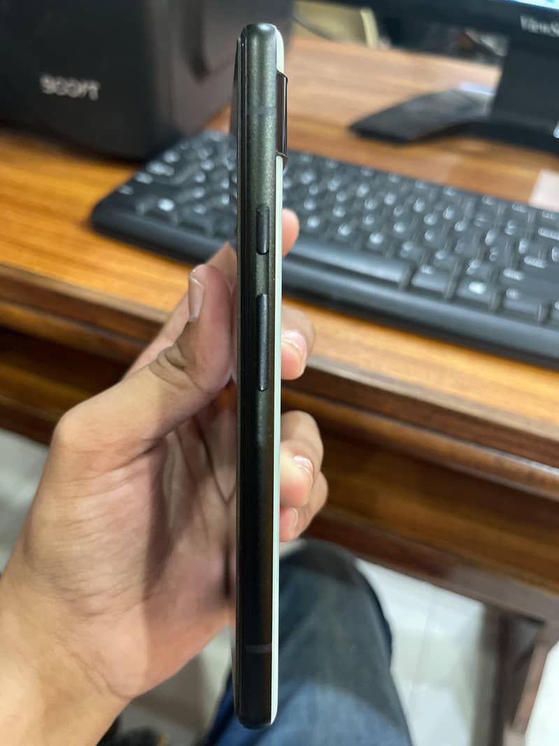 Google Pixel 6a 1