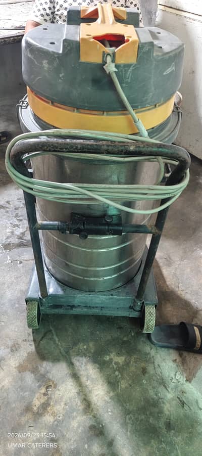 80 LITER VACUUM CLEANER WET OR DRY