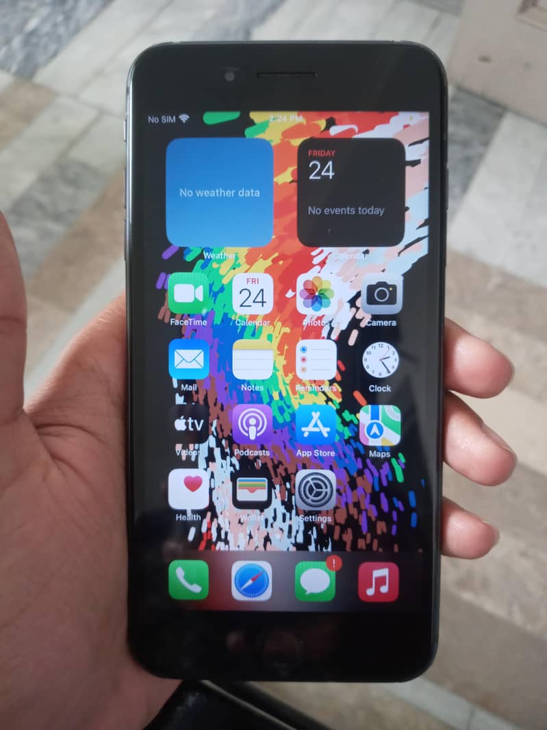 Apple iPhone 8 Plus 0